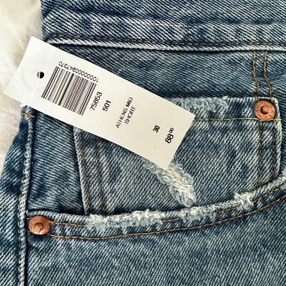 NWT Levi’s 501 short shorts from Aritzia - Picture 5 of 5